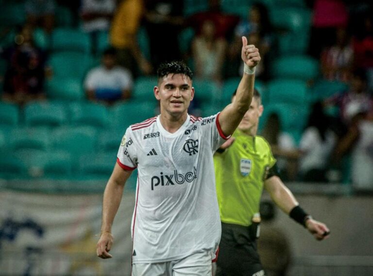 Alcaraz brilha com primeiro gol e agradece a Gerson em vitória do Flamengo sobre o Bahia