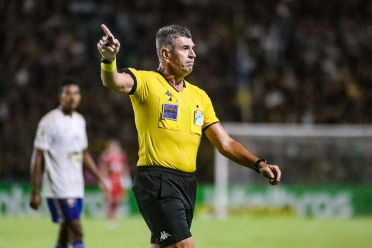 Marcelo de Lima Henrique apita Coritiba x Amazonas pela Série B