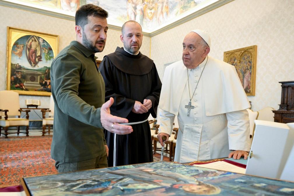 Zelensky deu um quadro ao Papa Francisco