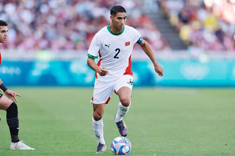 Achraf Hakimi durante jogo contra o Egito