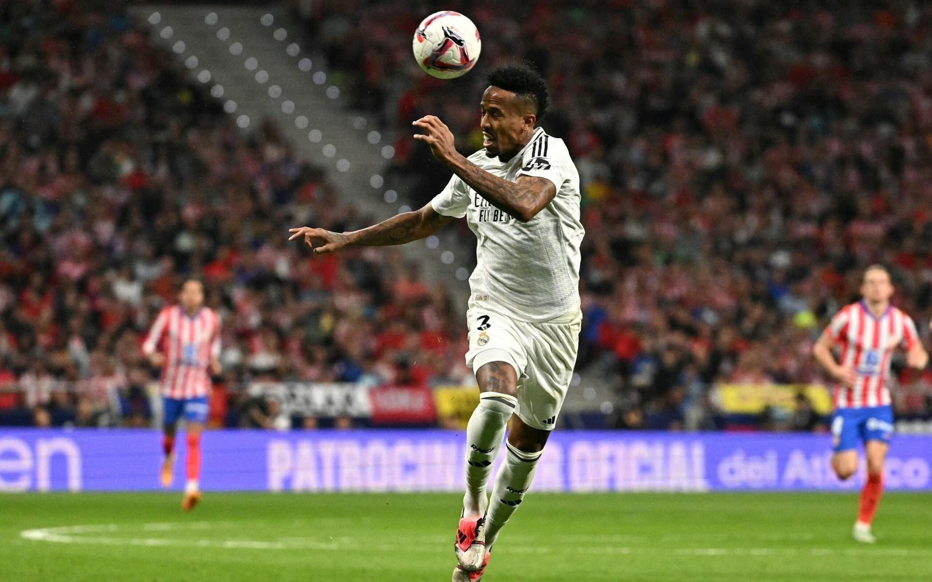 Éder Militão em ação pelo Real Madrid