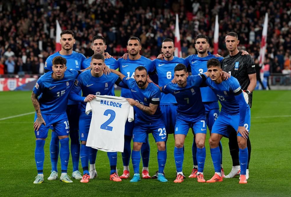 Homenagem a Baldock antes de Inglaterra x Grécia em Wembley