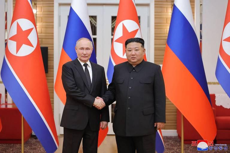 Líderes da Coreia do Norte e Rússia se cumprimentam