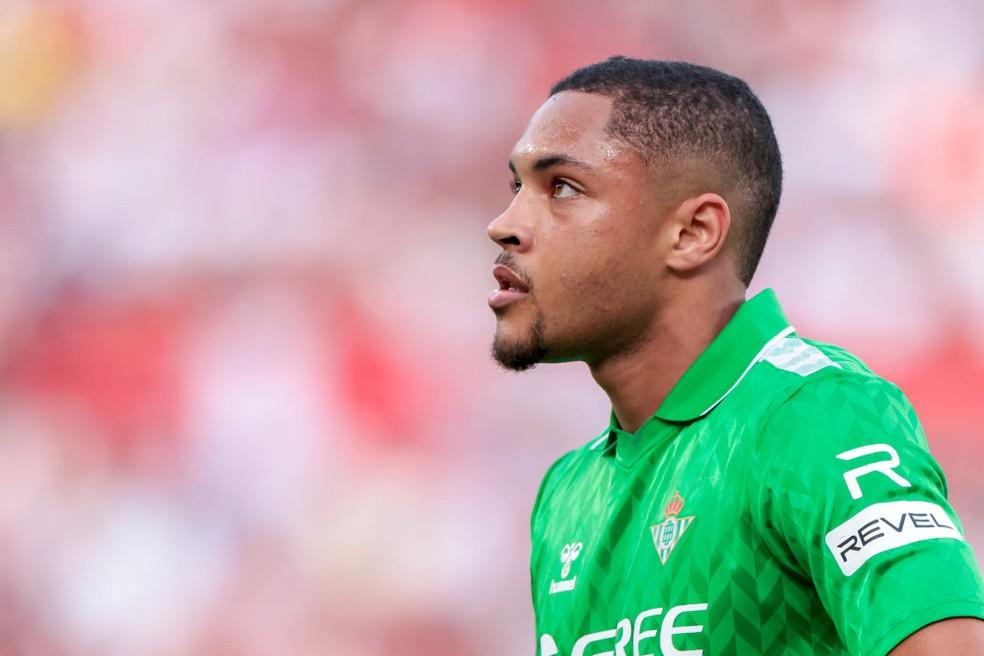 Vitor Roque em ação em Sevilla x Betis — Foto: Getty Images