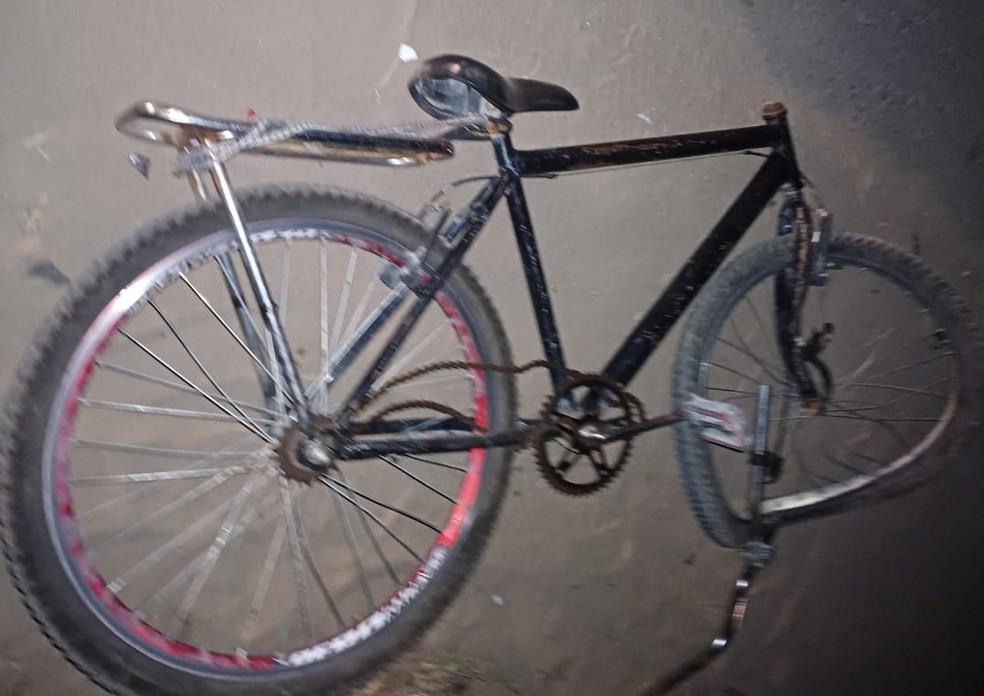 Bicicleta do ciclista atropelado em Teixeira de Freitas