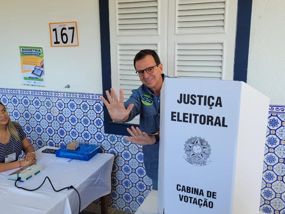 Candidato Eduardo Paes votou em São Conrado, Zona Sul do Rio