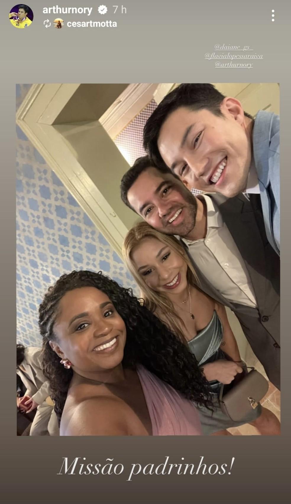 Daiane dos Santos, Flávia Saraiva e Arthur Nory no casamento de Jade Barbosa