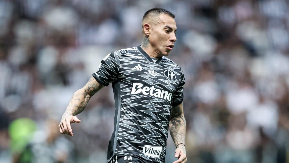 Eduardo Vargas, atacante chileno do Atlético, em ação na Arena MRV, em jogo do Campeonato Brasileiro.