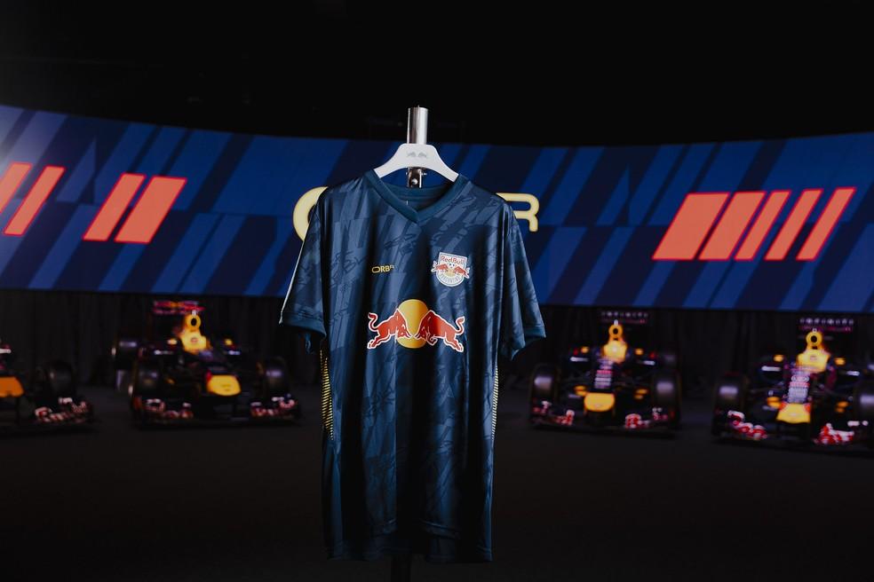 Uniforme do Red Bull Bragantino, em parceria com a RBR, da Fórmula 1