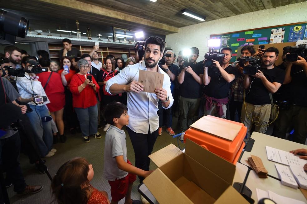 Candidato do Partido Colorado à Presidência do Uruguai, Andrés Ojeda vota em Montevidéu