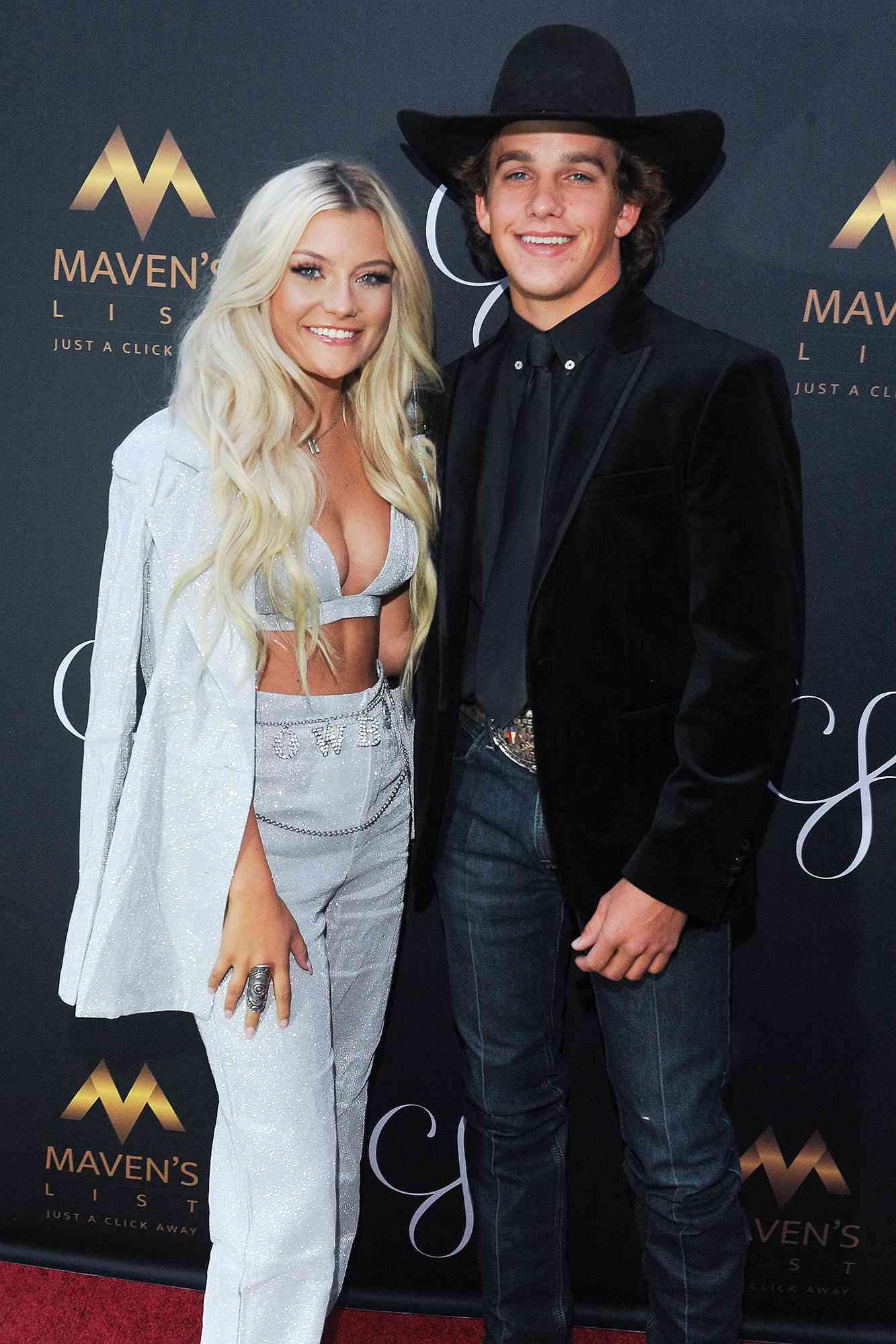 Taylor Rousseau e Cameron Grigg na Maven's List Hosts Country Influencer VIP Night.