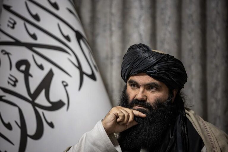 Sirajuddin Haqqani: A Transformação do Militante Mais Procurado em uma Esperança para o Afeganistão