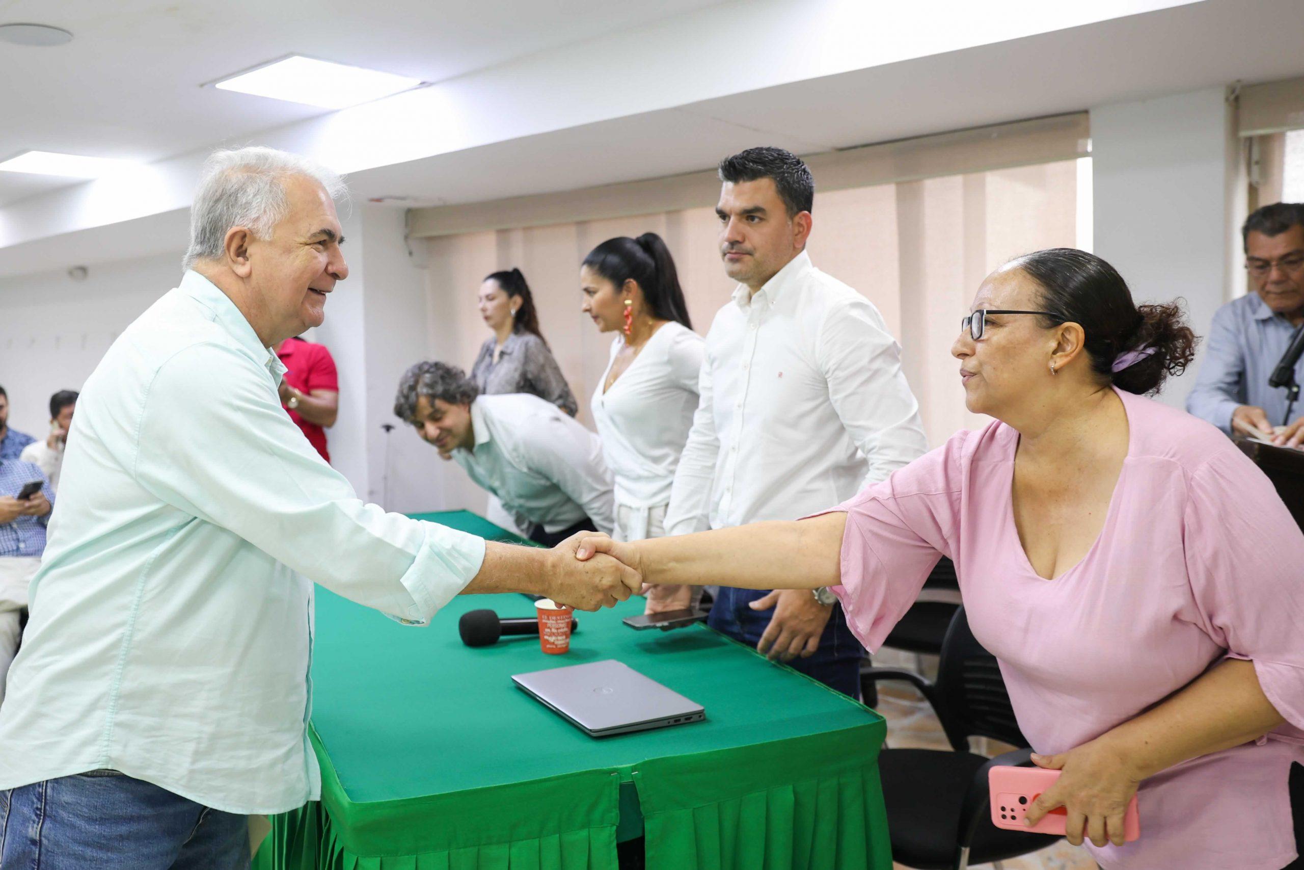 Governador do Huila, Rodrigo Villalba, na instalação da Mesa Regional de Obras por Impostos