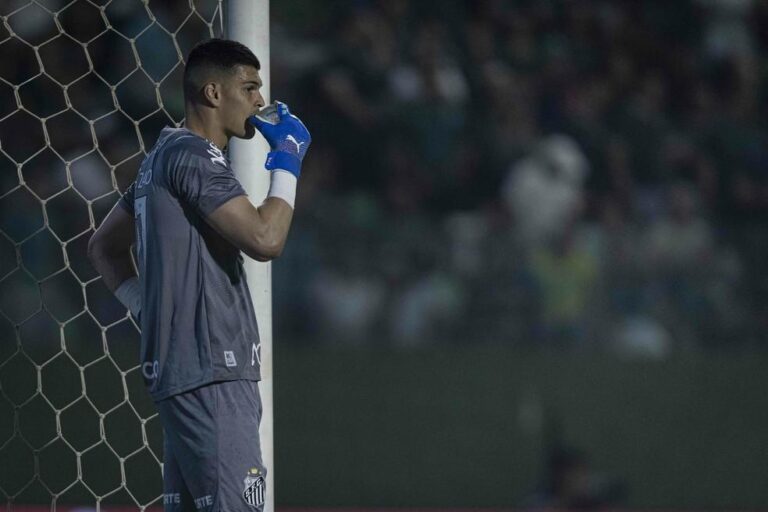 Derrota do Santos para o Goiás: A noite difícil de Gabriel Brazão