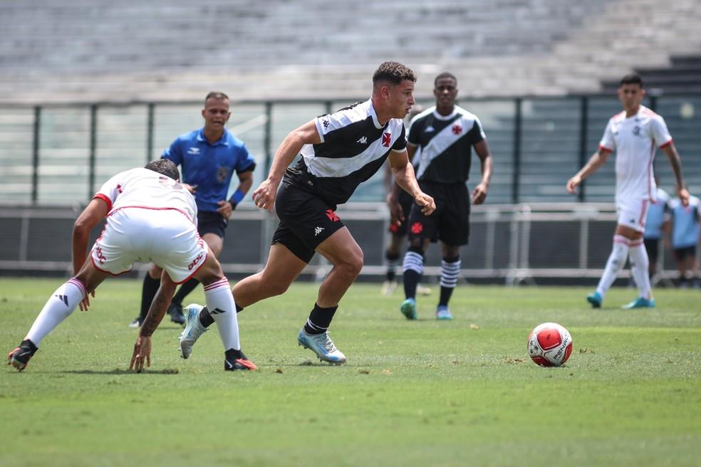 Bruno Lopes, do Vasco, em ação na final do Carioca sub-20 contra o Flamengo