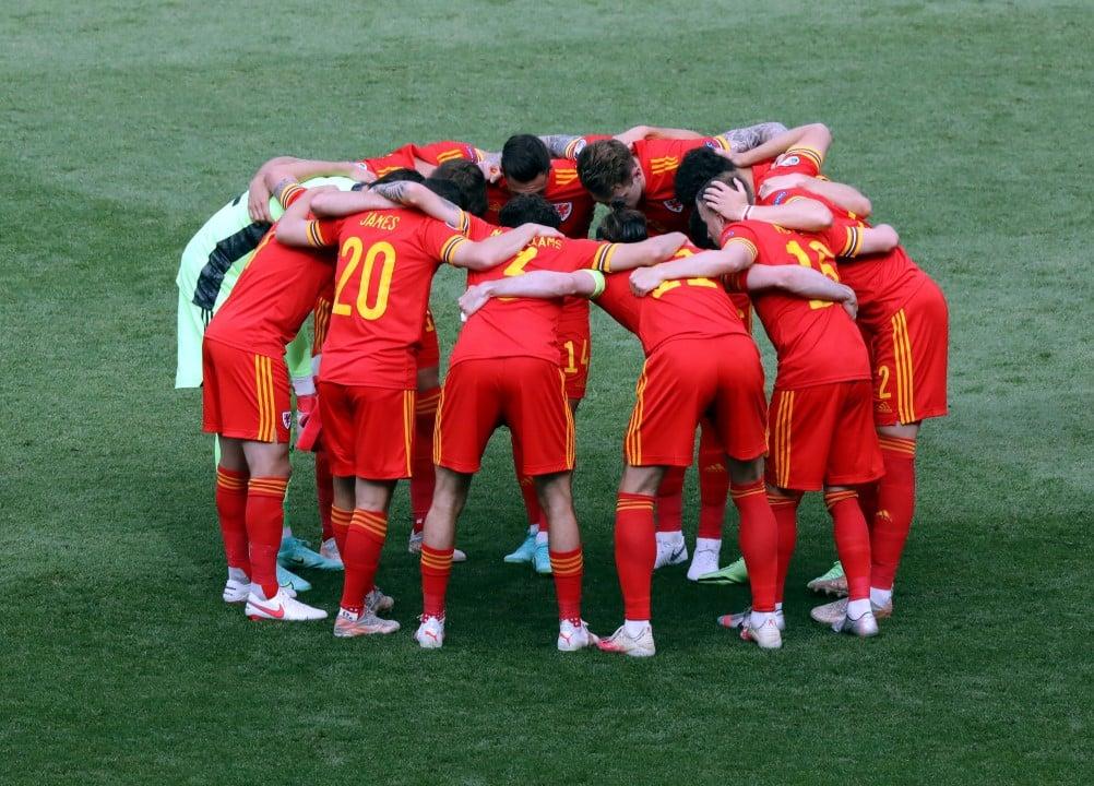 Seleção do País de Gales se preparando para o jogo