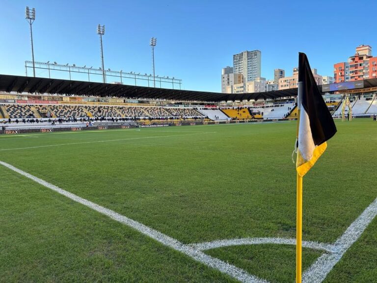 Criciúma e São Paulo se enfrentam em confronto decisivo no Campeonato Brasileiro