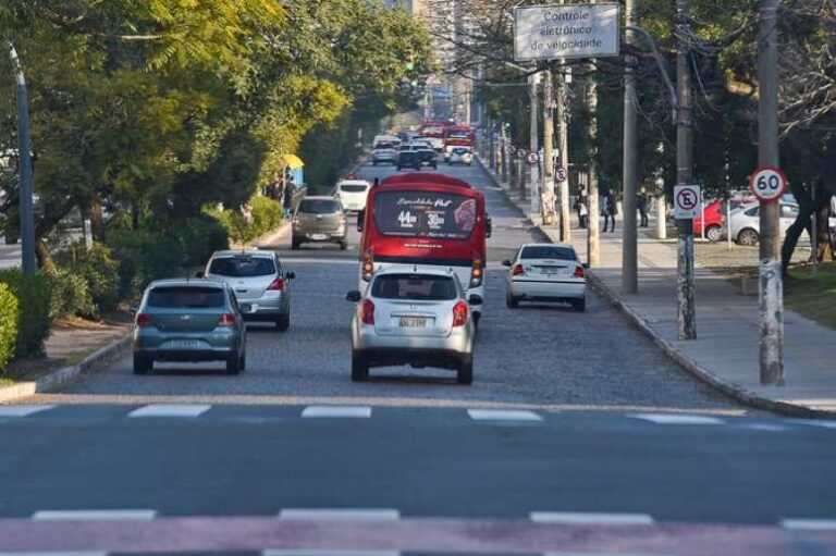 Proprietários de veículos no RS devem se apressar para garantir descontos no IPVA 2025