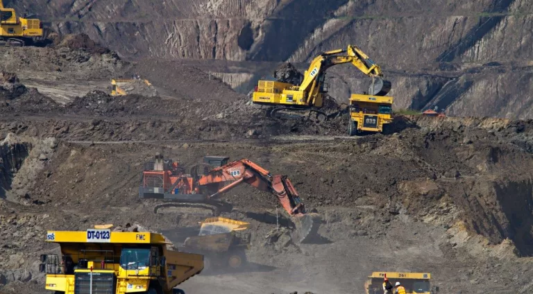 Queda nos preços do minério de ferro afeta mineradoras e siderúrgicas brasileiras