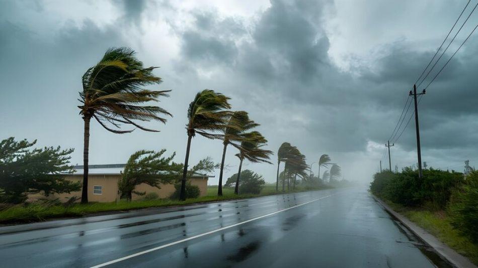 Um devastador huracán está mais perto de golpear as costas do país: quais são as alertas.