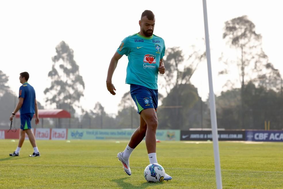 Fabrício Bruno durante treinamento pela seleção brasileira