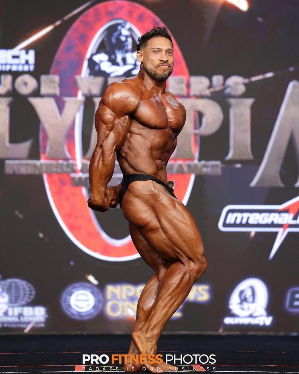 Ramon Dino em apresentação nas prévias da categoria Classic Physique do Mr. Olympia 2024