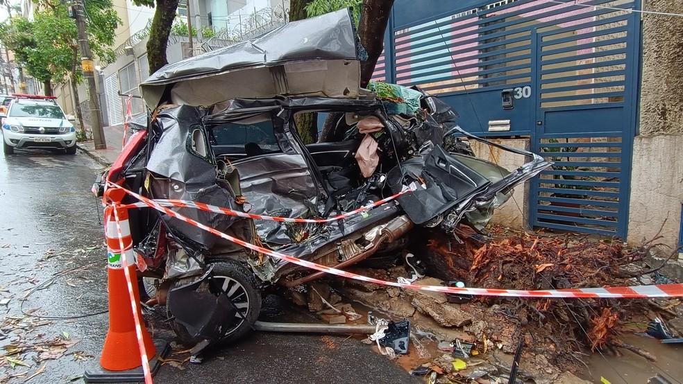 Batida deixa duas pessoas mortas em BH — Foto: Sérgio Leite/TV Globo