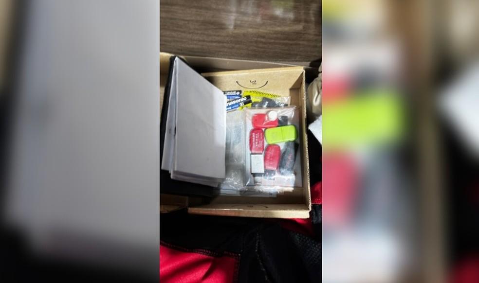 Pen drives apreendidos em operação para combater crimes de abuso sexual infantil em 20 estados e no Distrito Federal — Foto: Arquivo pessoal