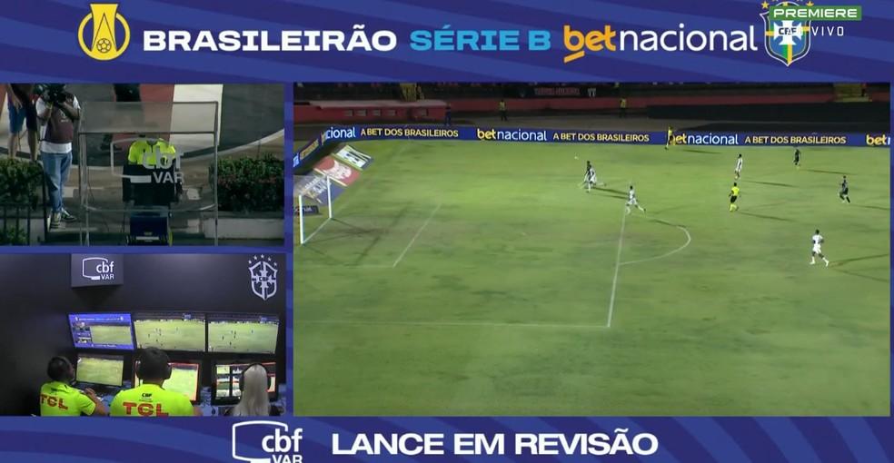 Lance Botafogo-SP x Operário-PR, possível pênalti, no VAR