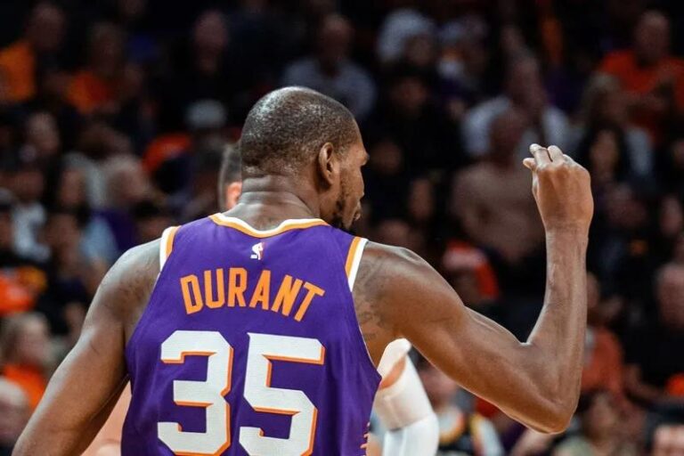 Kevin Durant brilha e Suns garante vitória sobre Mavericks, mesmo com Luka Doncic em alta