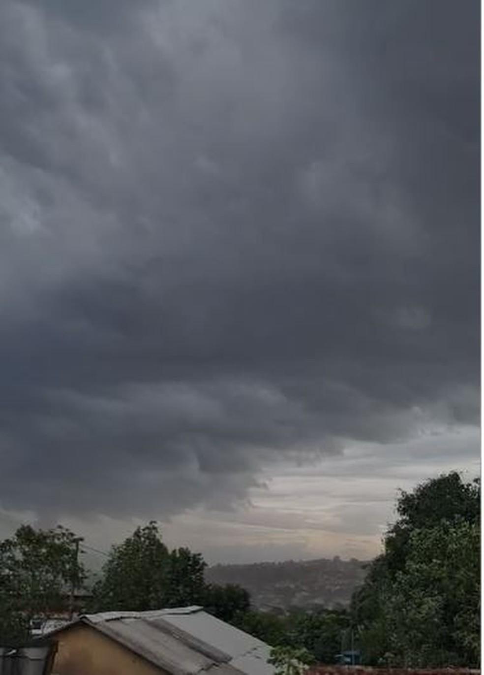 Tempo fechado em São Gonçalo