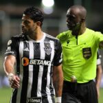 Confusão entre Hulk e Luiz Henrique marca empate entre Atlético-MG e Botafogo