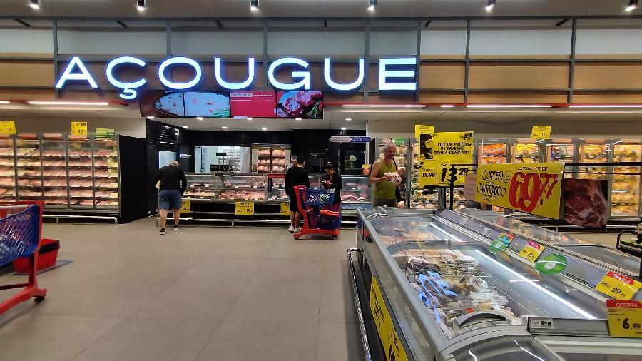 Frigoríficos brasileiros boicotam as vendas para unidades da rede Carrefour no Brasil.