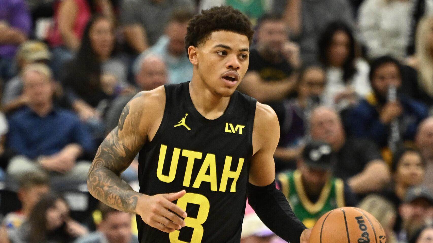 Keyonte George e John Collins do Utah Jazz fazendo dunks