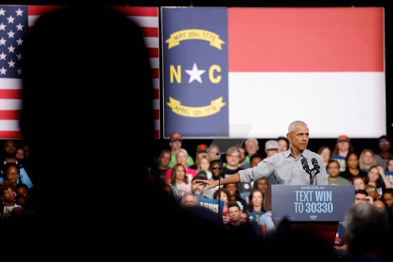 Barack Obama discursa durante comício com apoiadores em Charlotte, Carolina do Norte