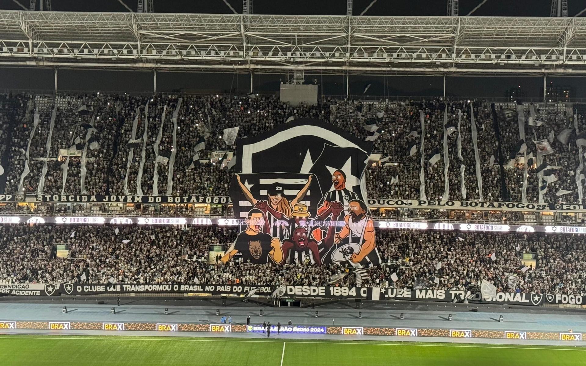 Torcida do Botafogo fazendo mosaico no estádio