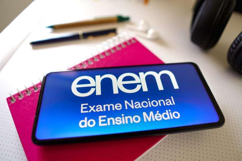 Enem é a maior prova do Brasil e reúne milhões de estudantes.