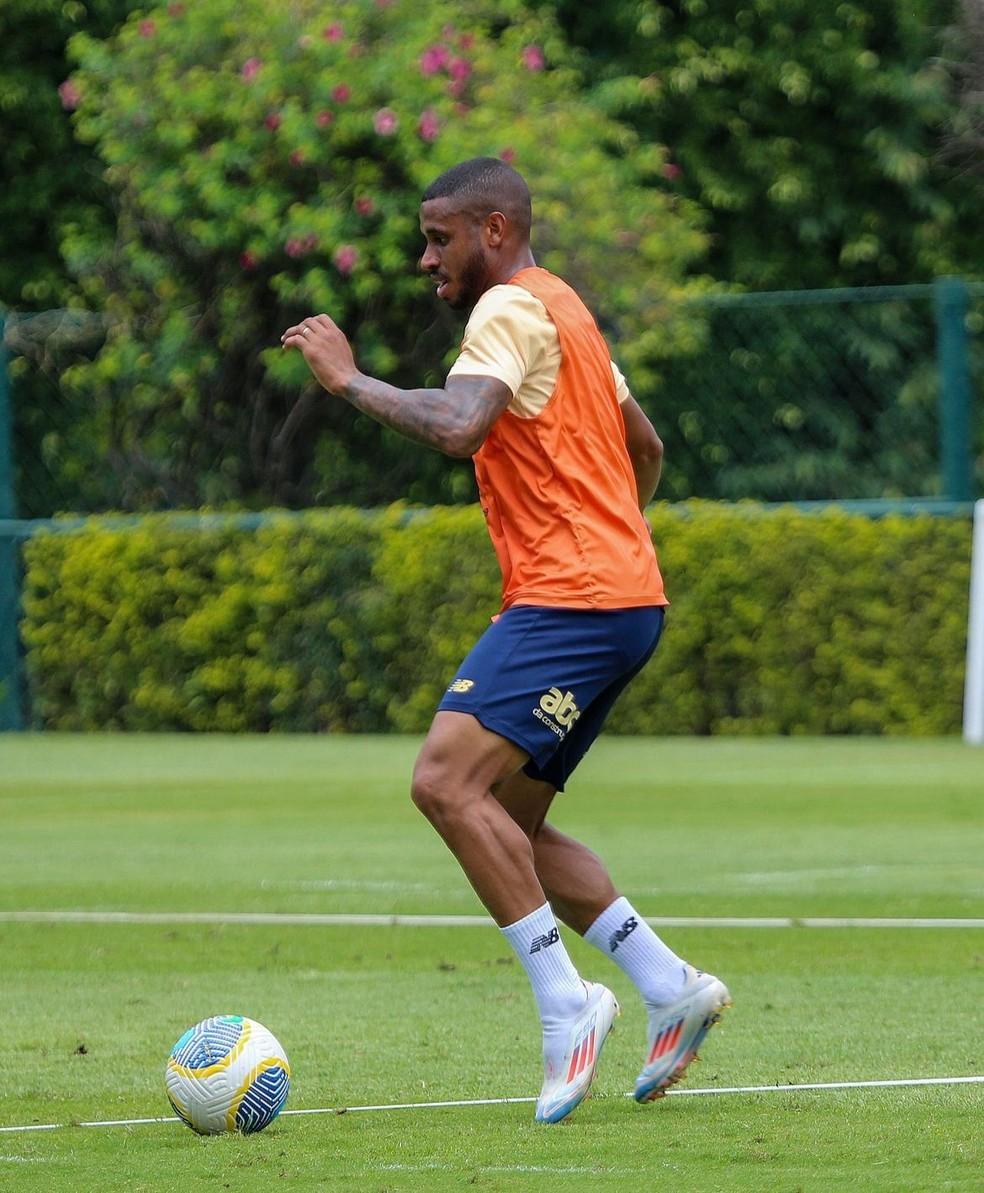 André Silva em treino do São Paulo