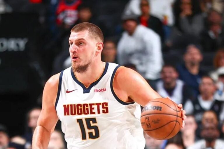 Nikola Jokic brilha e faz história em triunfo dos Nuggets na NBA