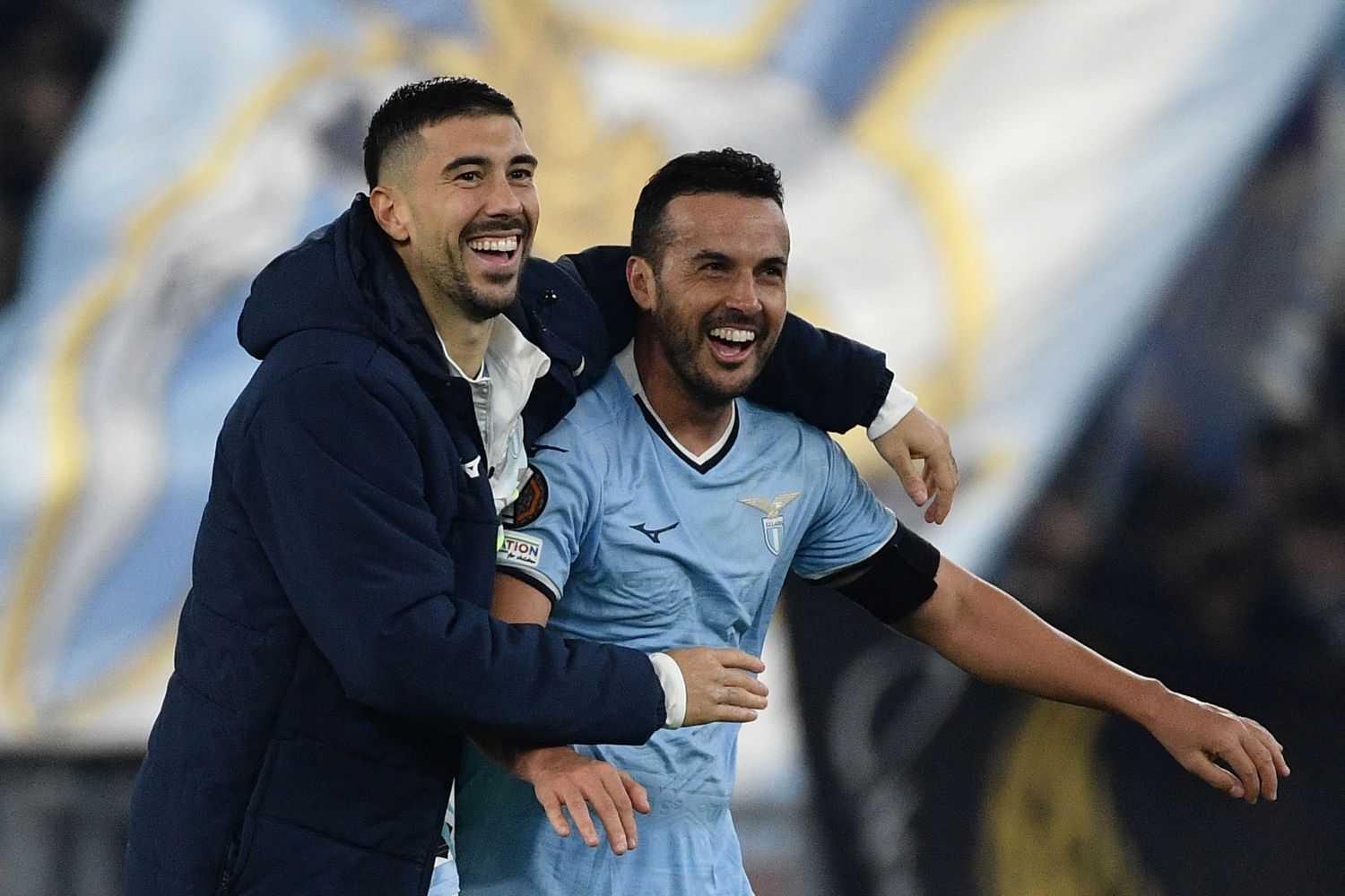 Pedro da Lazio celebra o gol da vitória