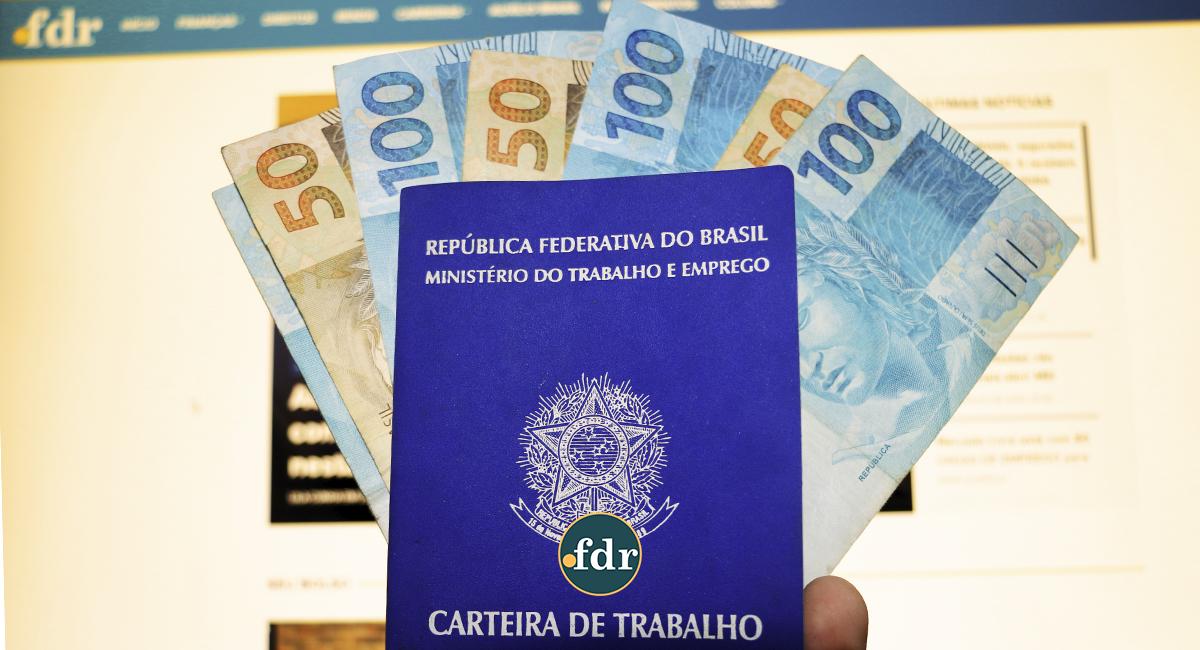 Trabalhadores comemoram aumento do salário mínimo
