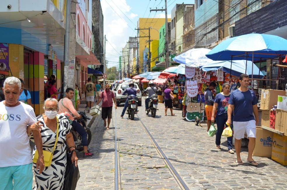 Comércio de rua no Centro do Recife