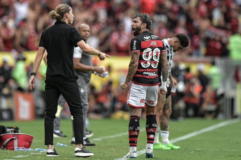 Gabigol em ação durante a final