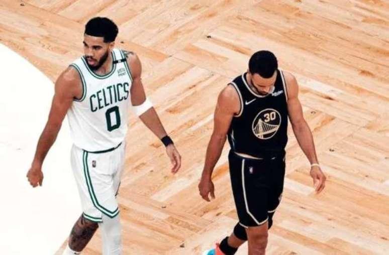 Jayson Tatum e Stephen Curry