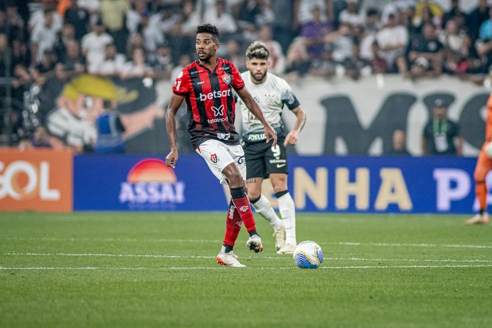 Corinthians x Vitória em duelo no primeiro turno