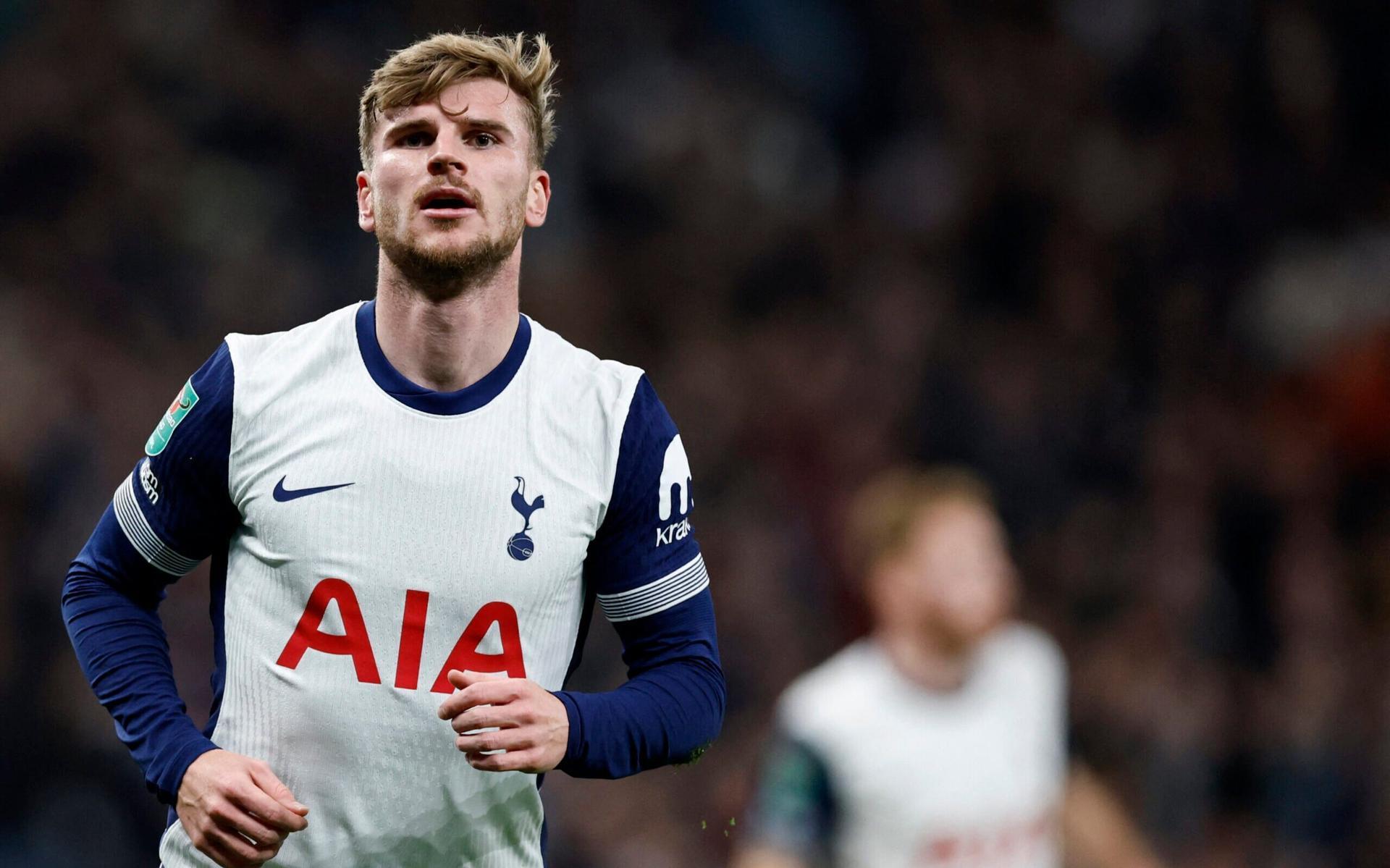 Timo Werner comemora gol marcado pelo Tottenham diante do Manchester City na Copa da Liga Inglesa