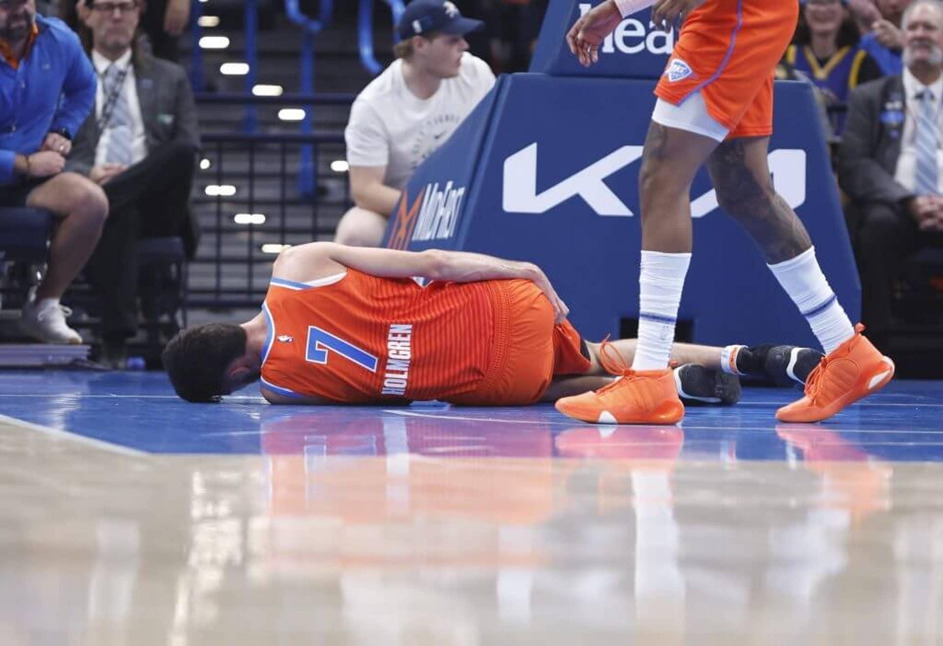 Chet Holmgren se recuperando de lesão durante o jogo