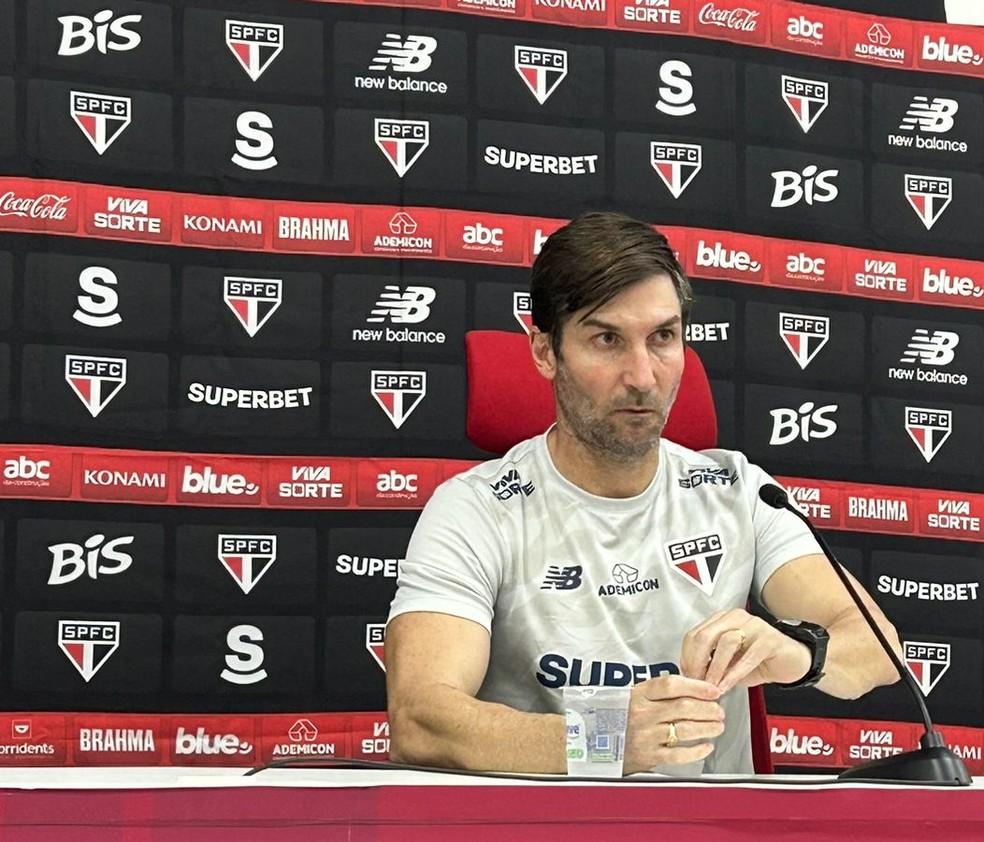 Maxi Cuberas em entrevista coletiva