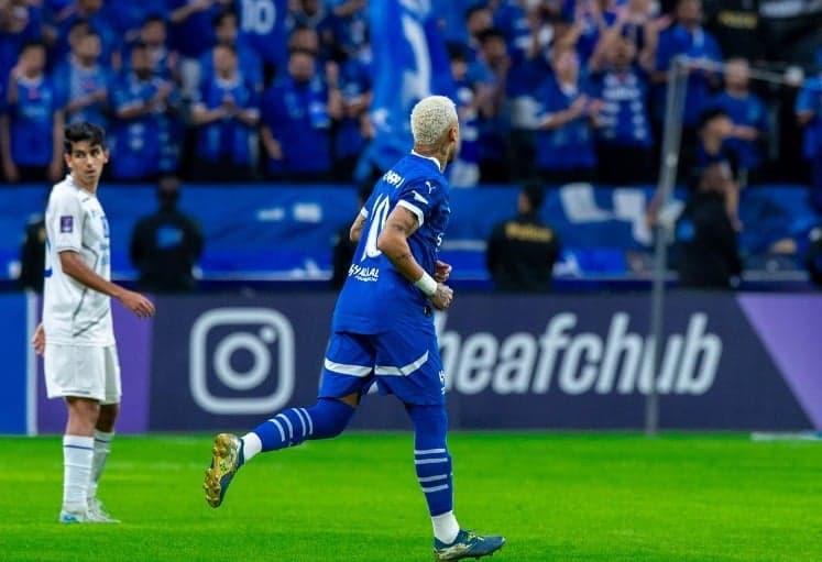 Neymar atua pelo Al-Hilal contra o Esteglhal, pela Champions da Ásia