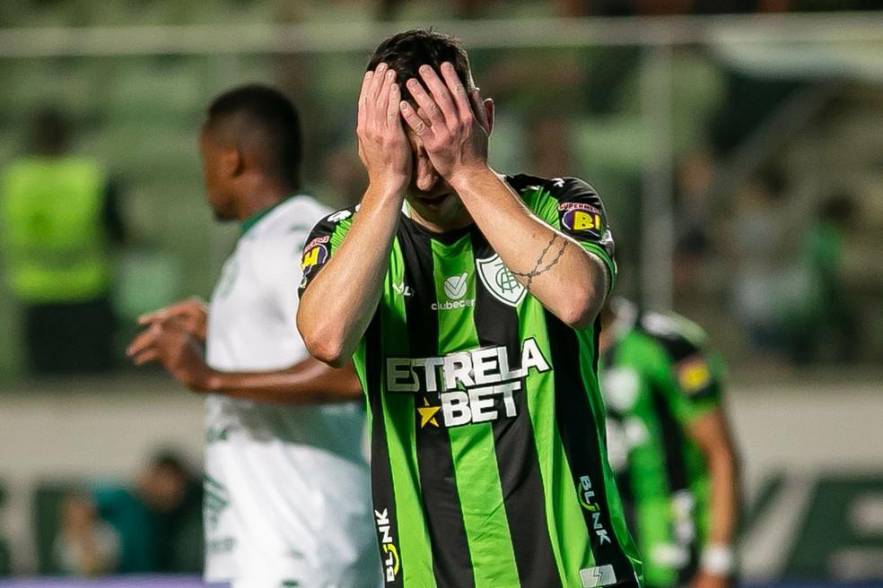 Fernando Elizari lamenta chance desperdiçada pelo América-MG na Série B